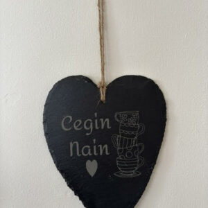 Cegin Nain slate hanging heart